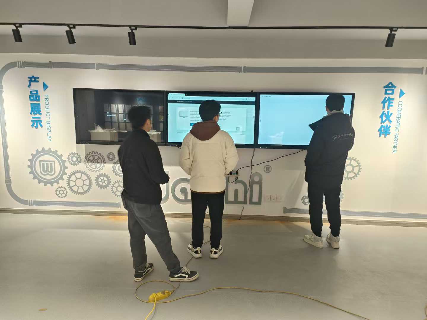  展厅多媒体展项生命周期管理：企业视角下的成本优化与价值提升