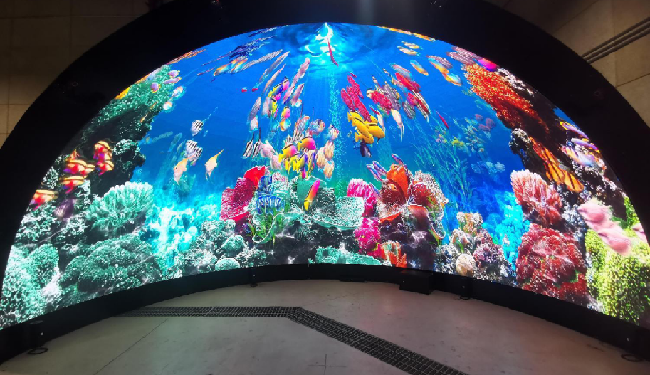  深度解析：LED 互动显示技术如何重塑空间交互新生态